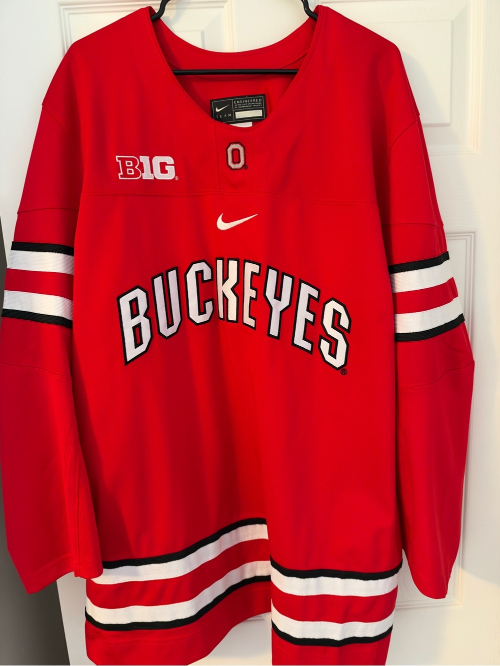 Red Nike Ohio State hockey jersey size XXL. Excellent condition